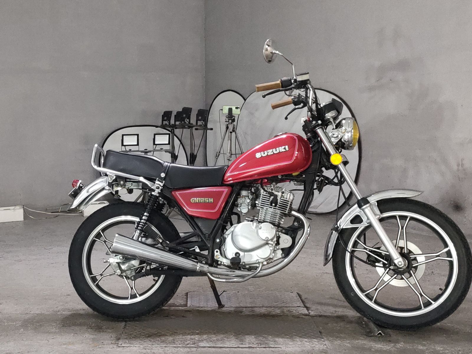 Suzuki GN125H
