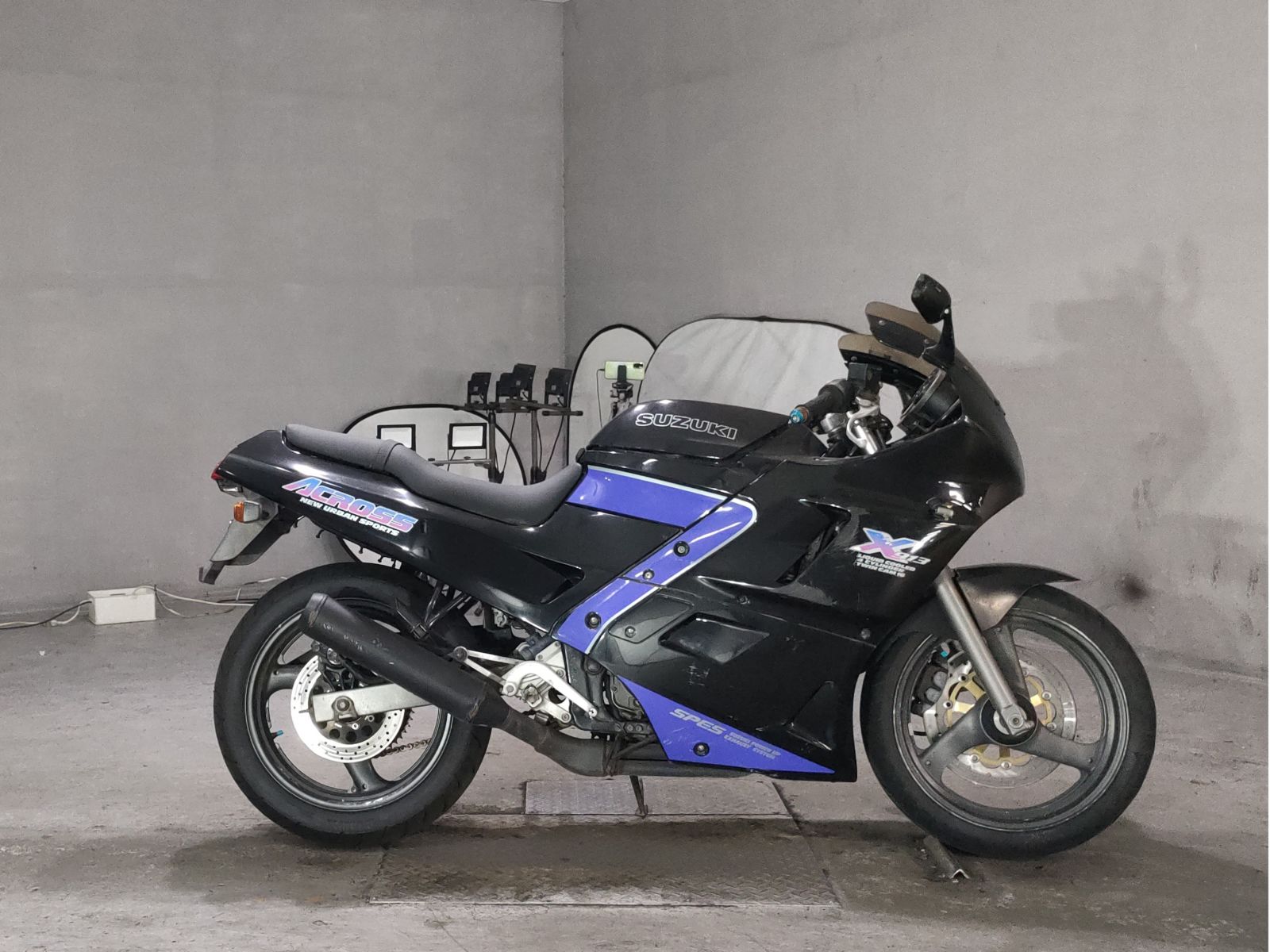 Suzuki ACROSS
