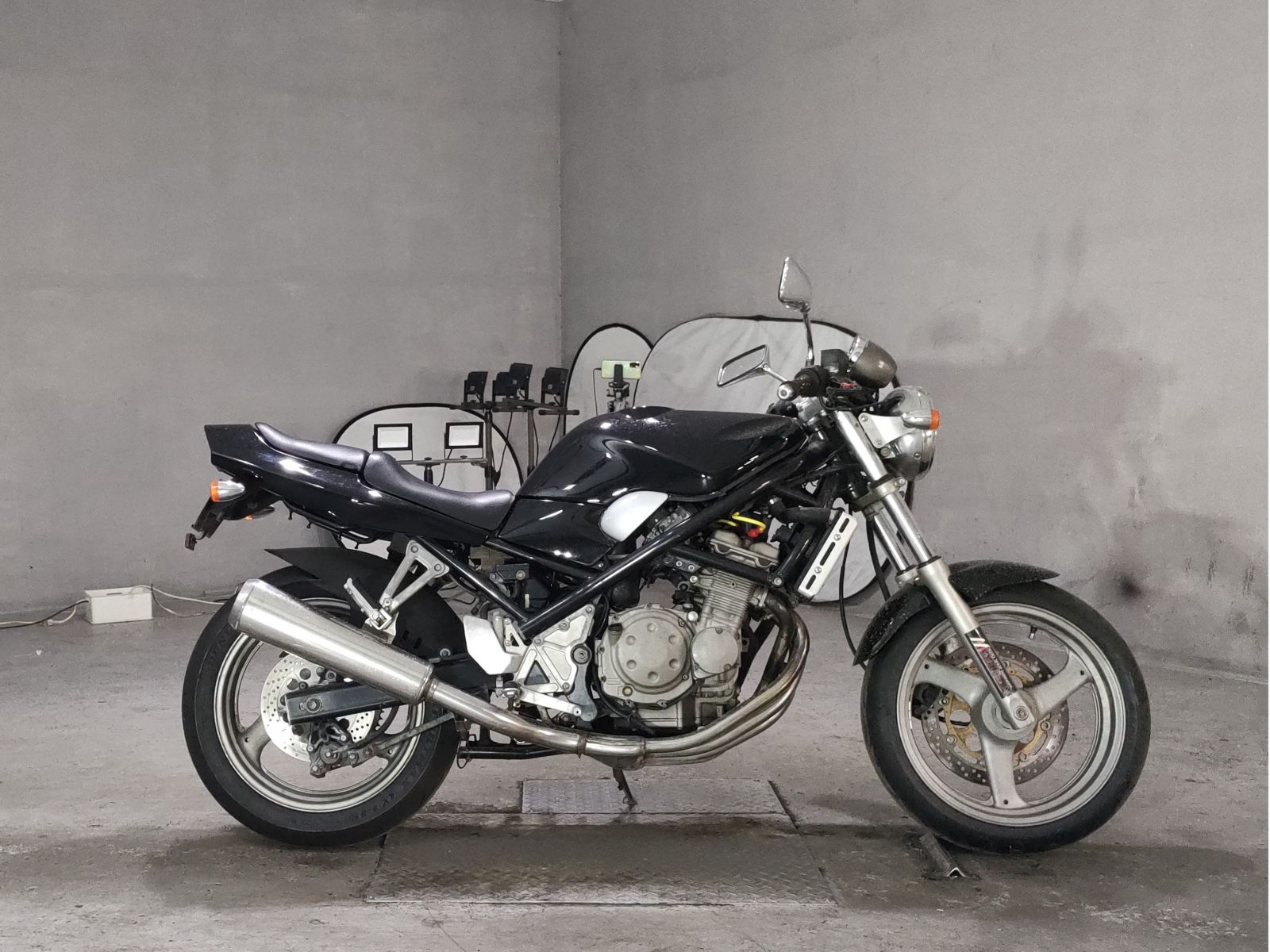 Suzuki BANDIT250-1