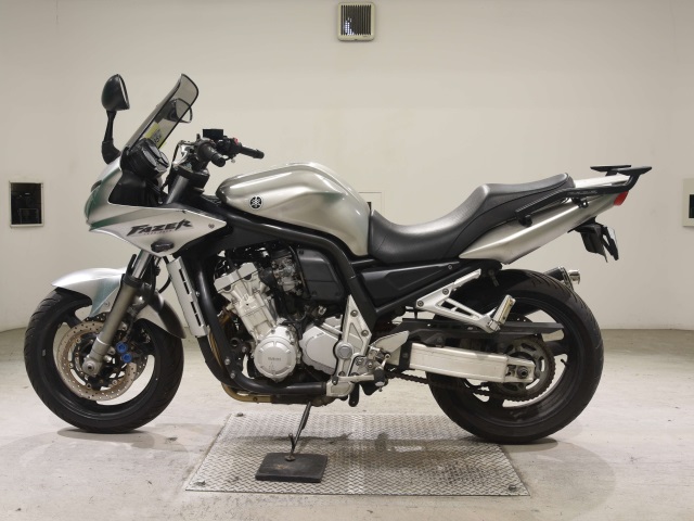 Yamaha FZS1000 FEATHER
