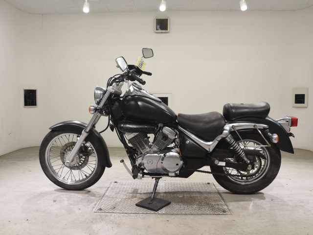 Suzuki INTRUDER 250