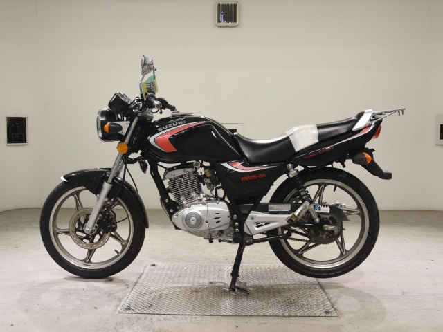 Suzuki EN125