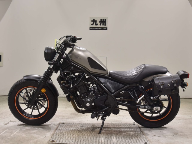 Honda REBEL