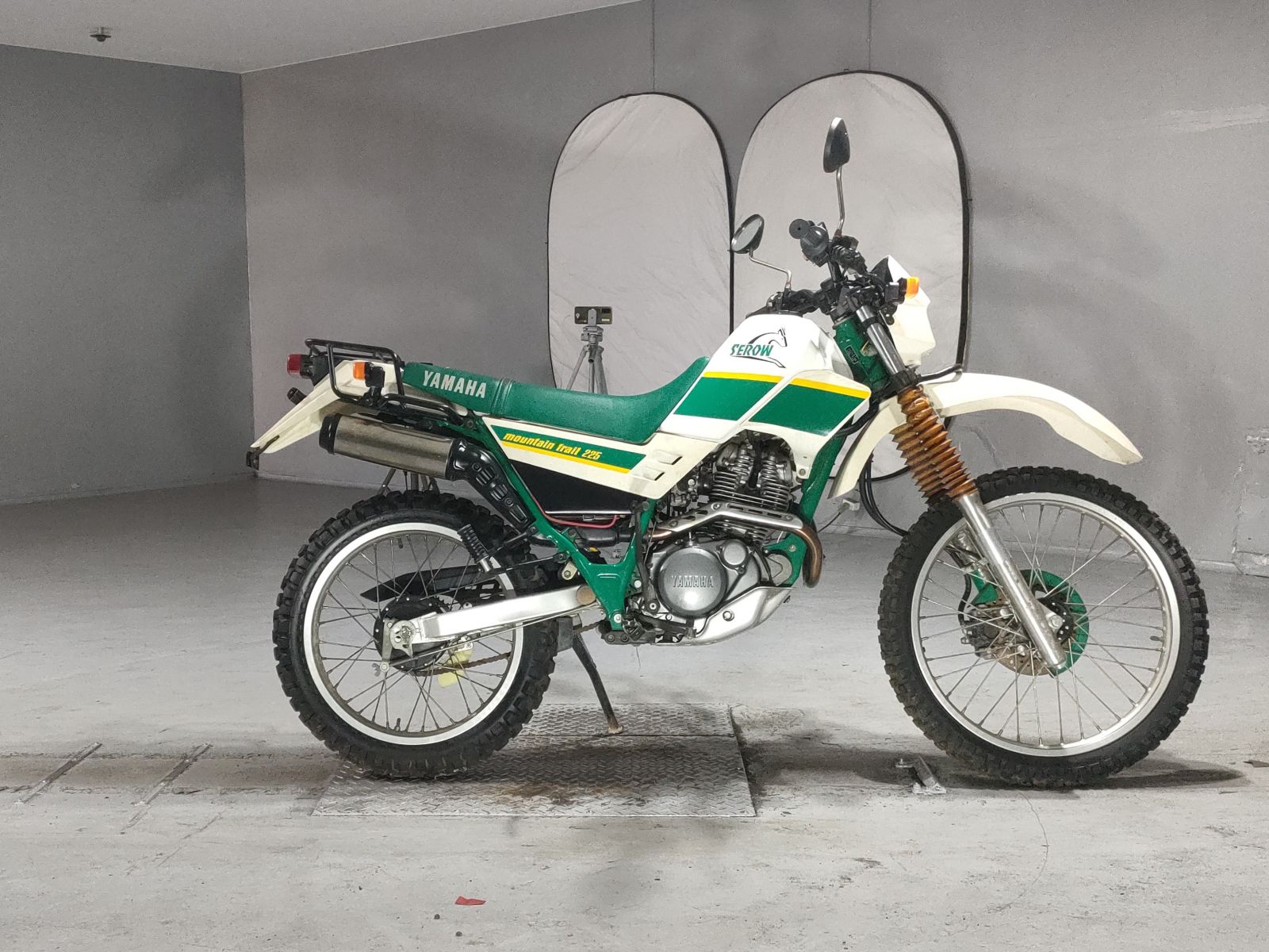 Yamaha SEROW 225