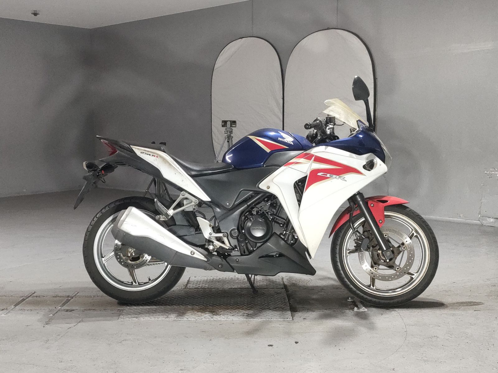 Honda CBR250R