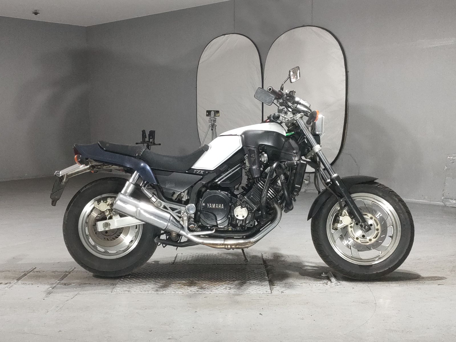 Yamaha FZX750
