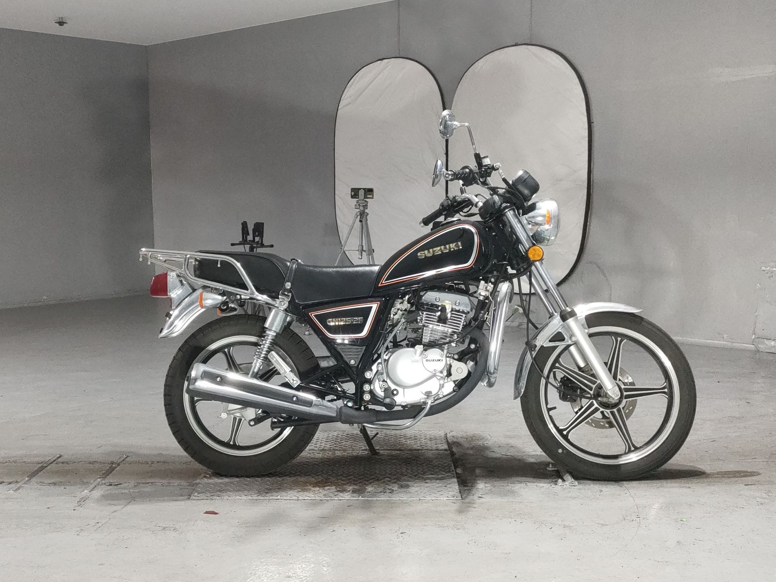 Suzuki GN125-2F