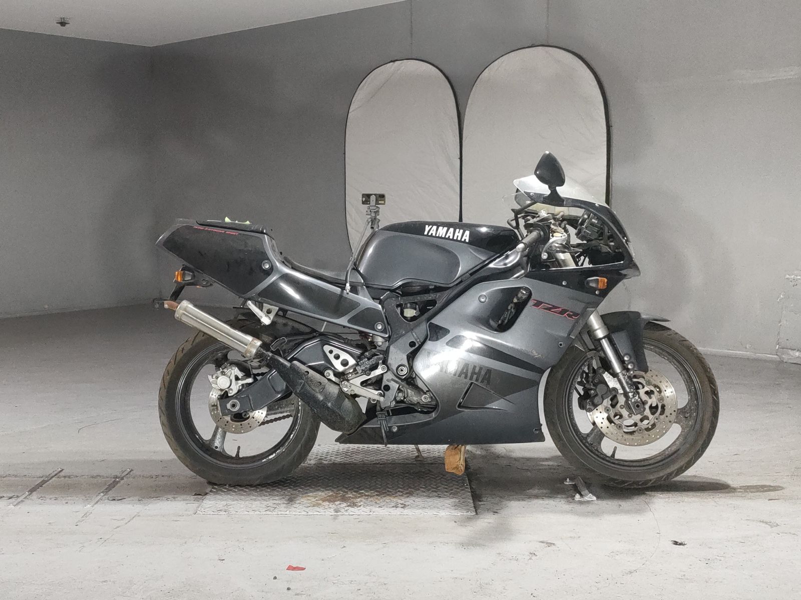 Yamaha TZR250R