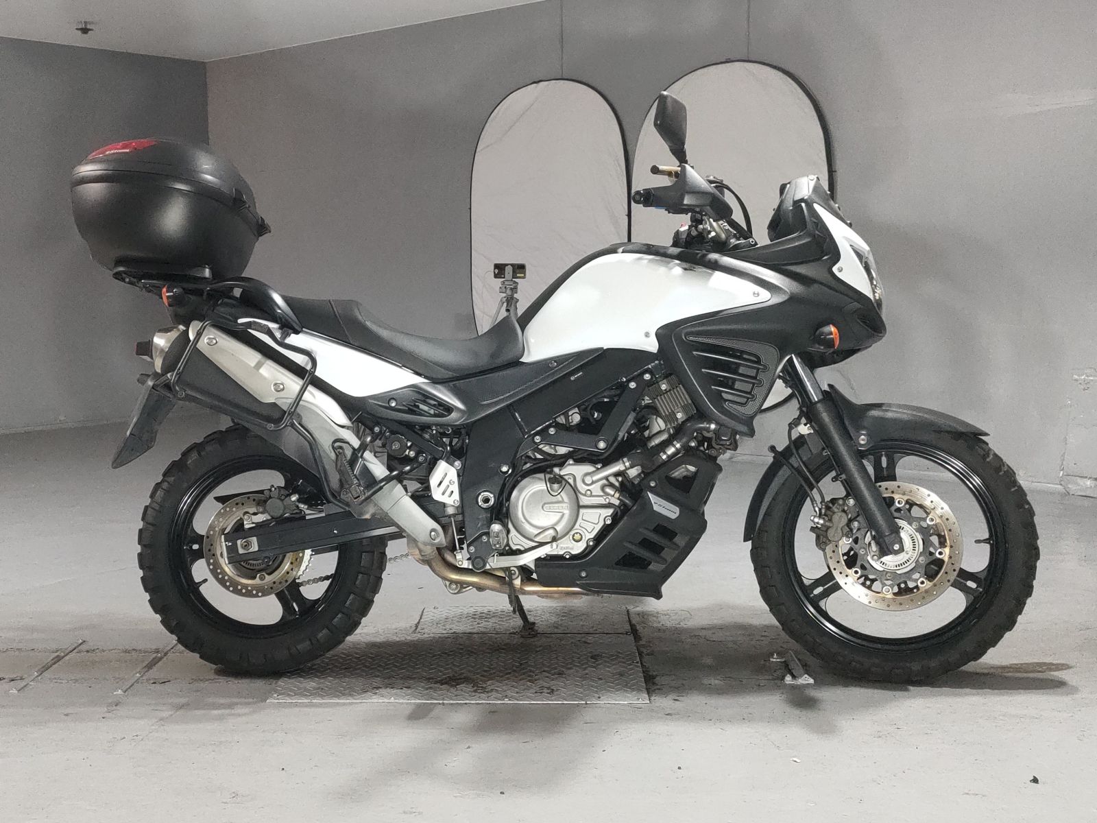 Suzuki V STROM650