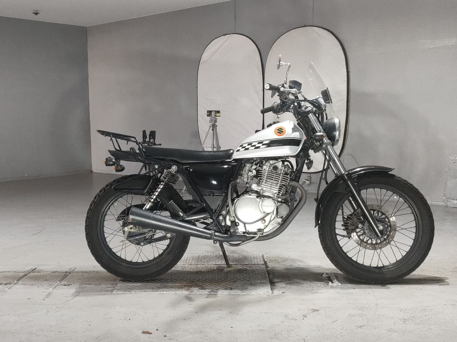Suzuki GLASS TRACKER BIG BOY