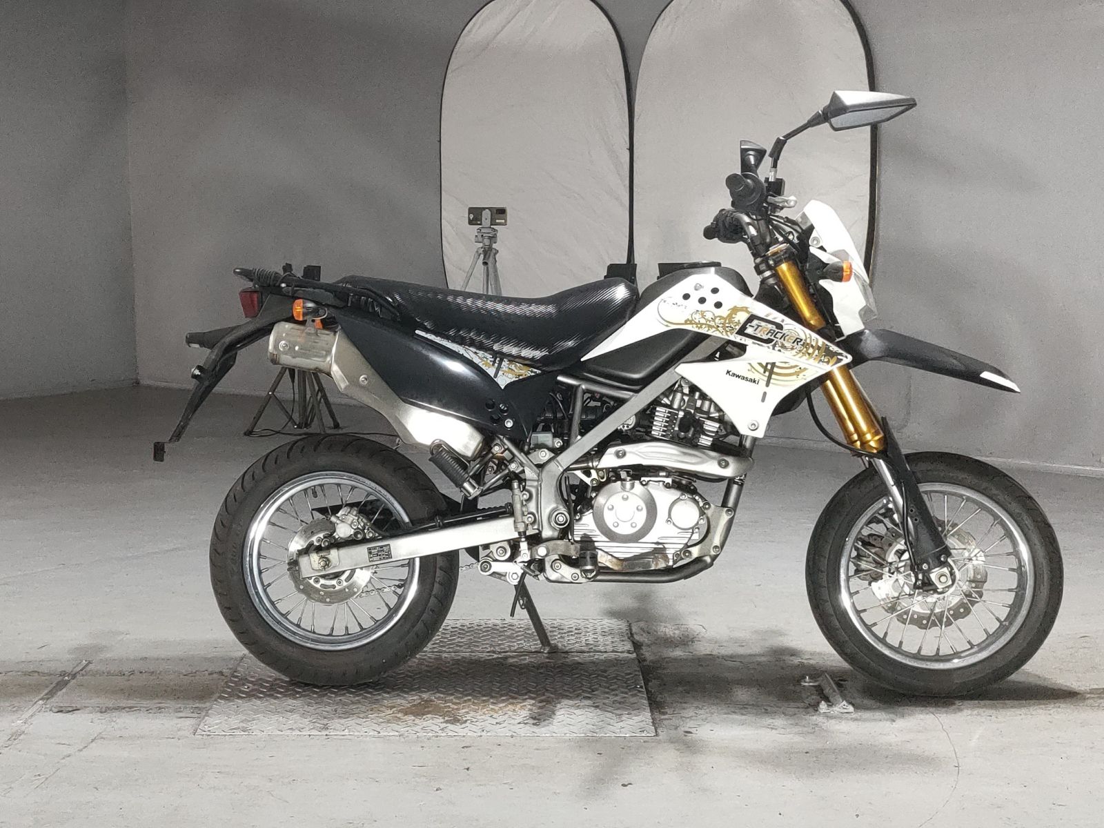 OTHER D TRACKER 125