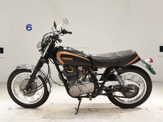 Yamaha SR400-2