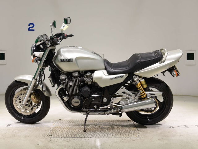Yamaha XJR1200