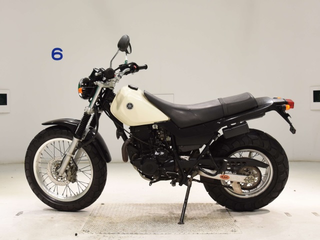 Yamaha TW225