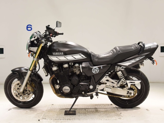 Yamaha XJR1200