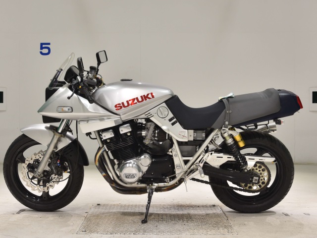 Suzuki GSX1100S KATANA