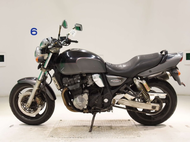 Suzuki INAZUMA 1200