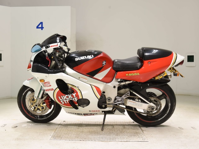 Suzuki GSX-R750-5