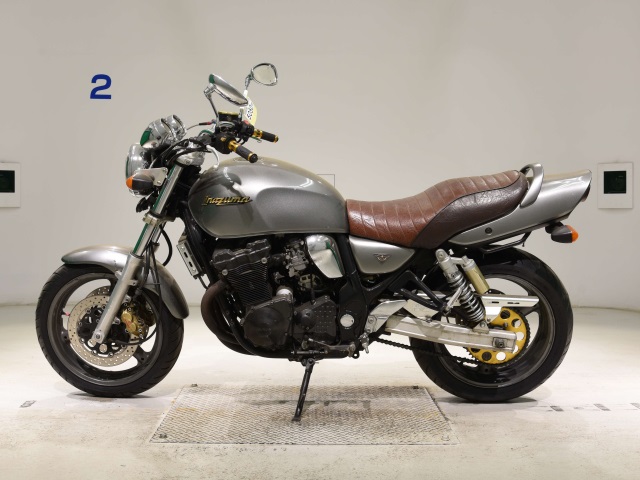 Suzuki INAZUMA 400