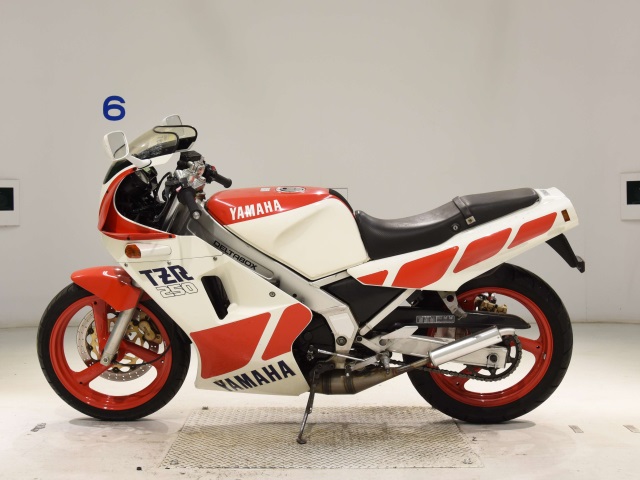 Yamaha TZR250-1