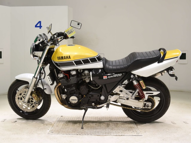Yamaha XJR1200
