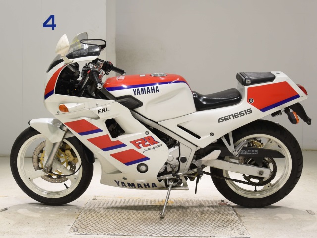 Yamaha FZR250