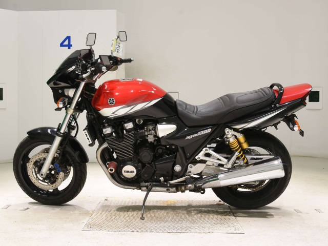 Yamaha XJR1300