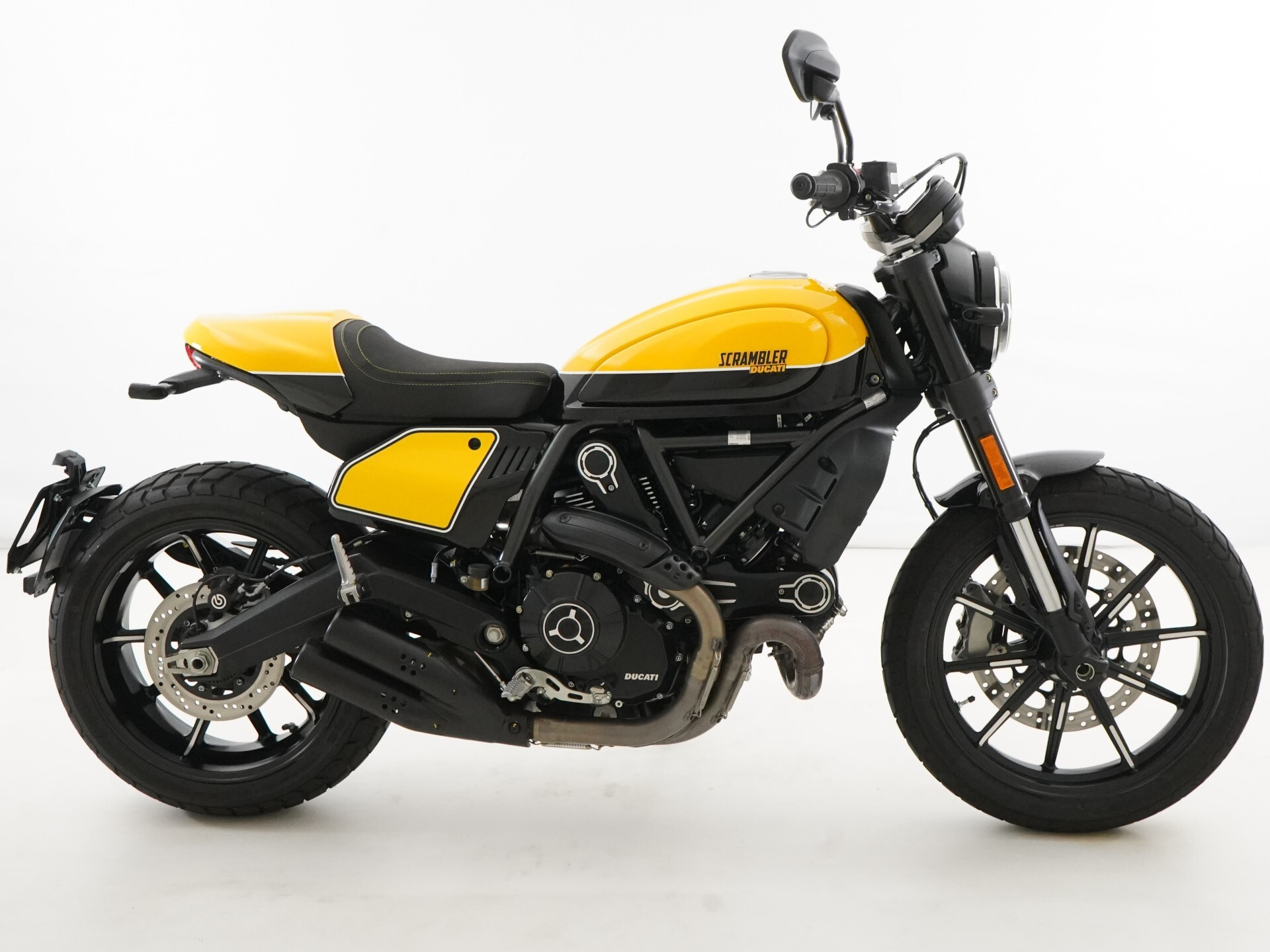 OTHER DUCATI SCRAMBLER FULL THROTTLE
