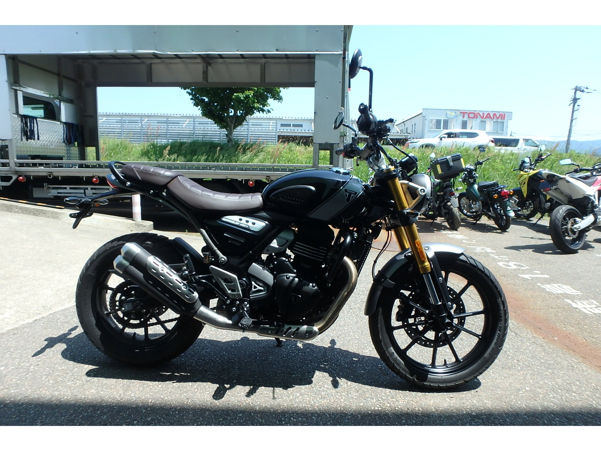 OTHER TRIUMPH SCRAMBLER 400X