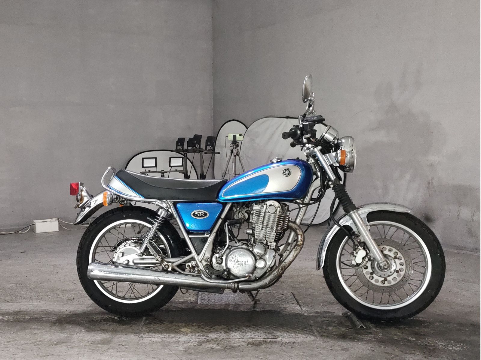 Yamaha SR400-1