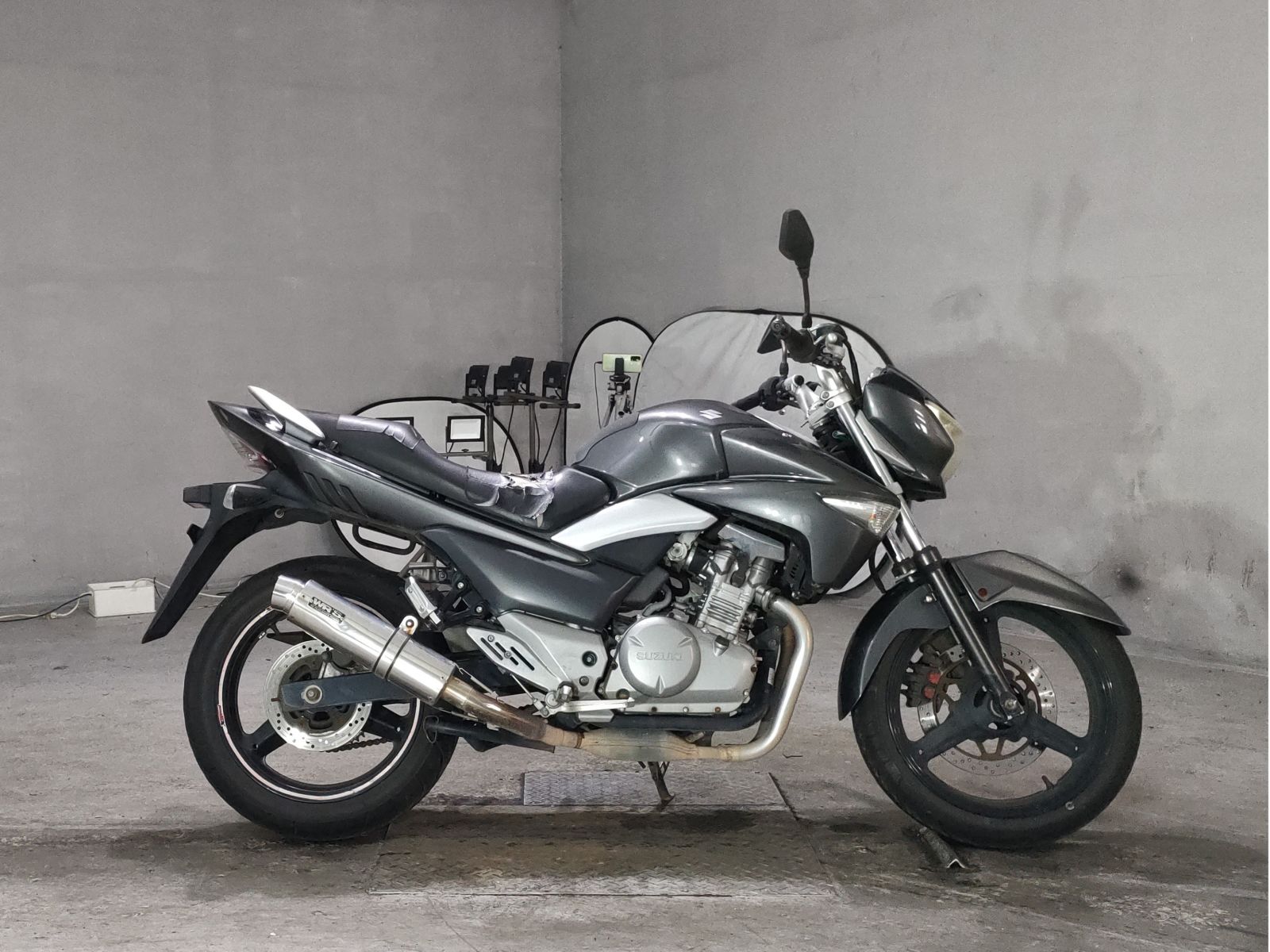 Suzuki GSR250