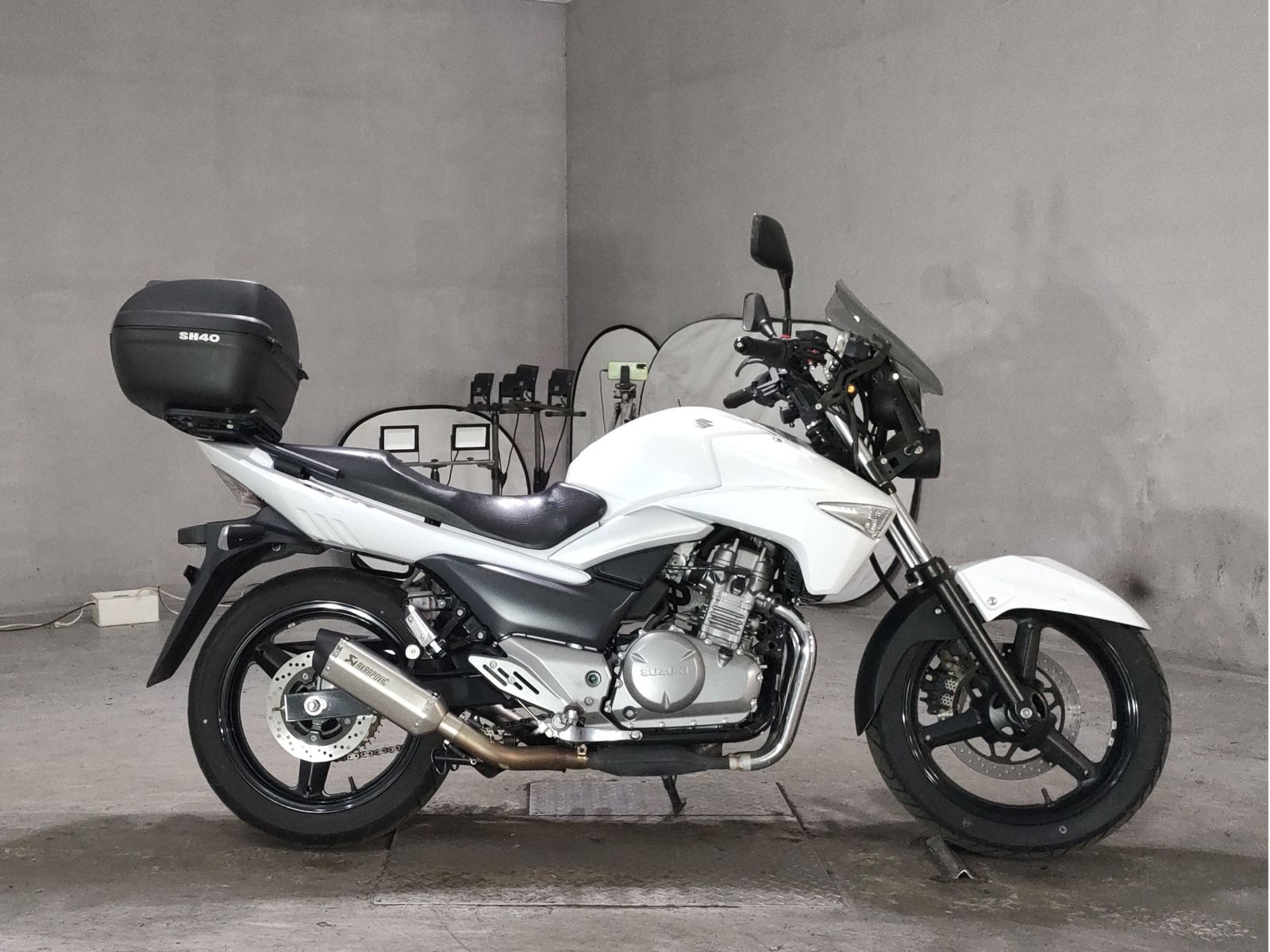 Suzuki GSR250