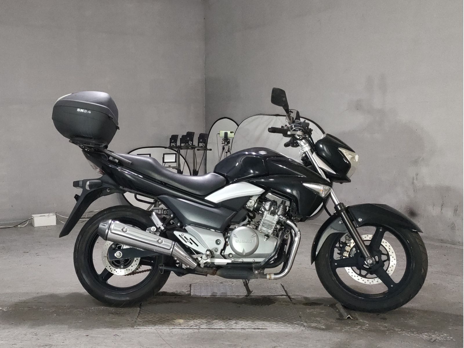 Suzuki GSR250