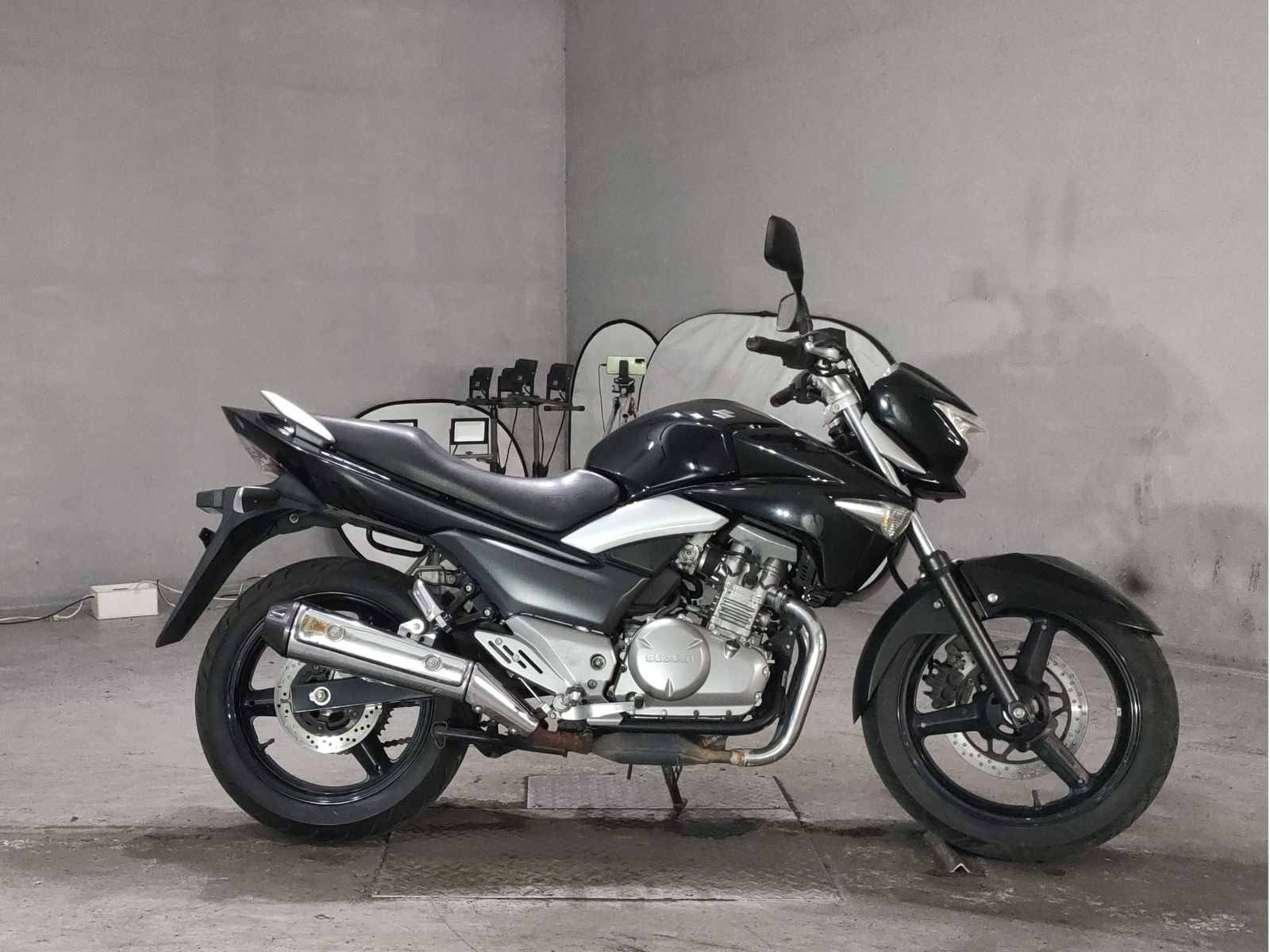Suzuki GSR250