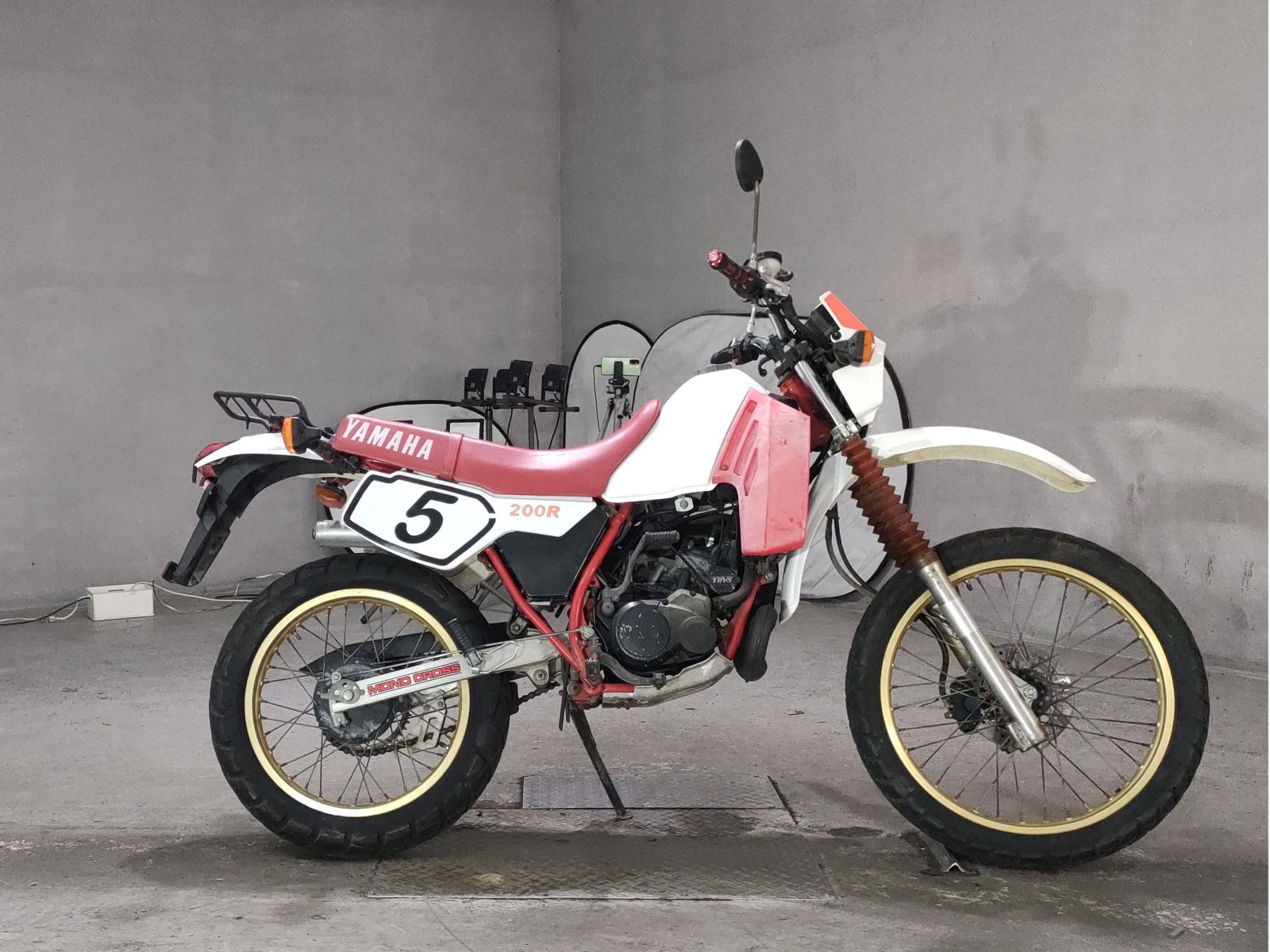 Yamaha DT200R