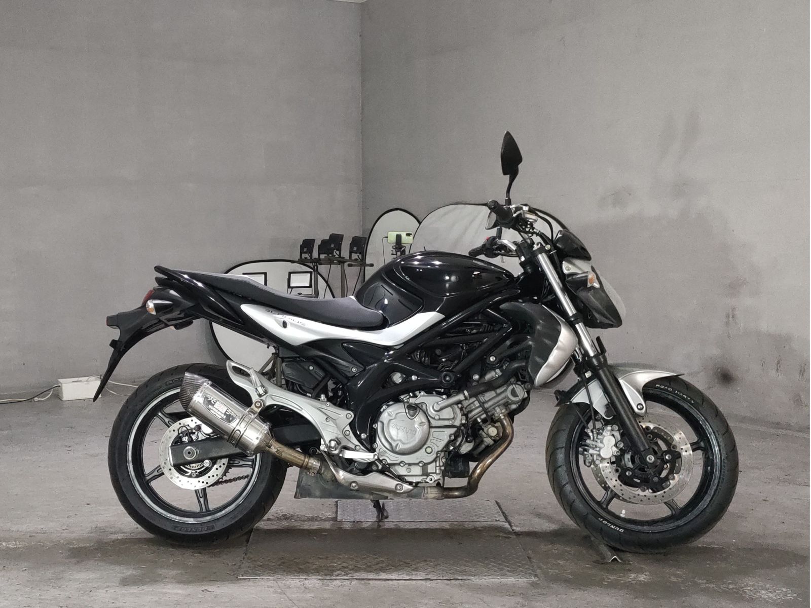 Suzuki GLADIUS400