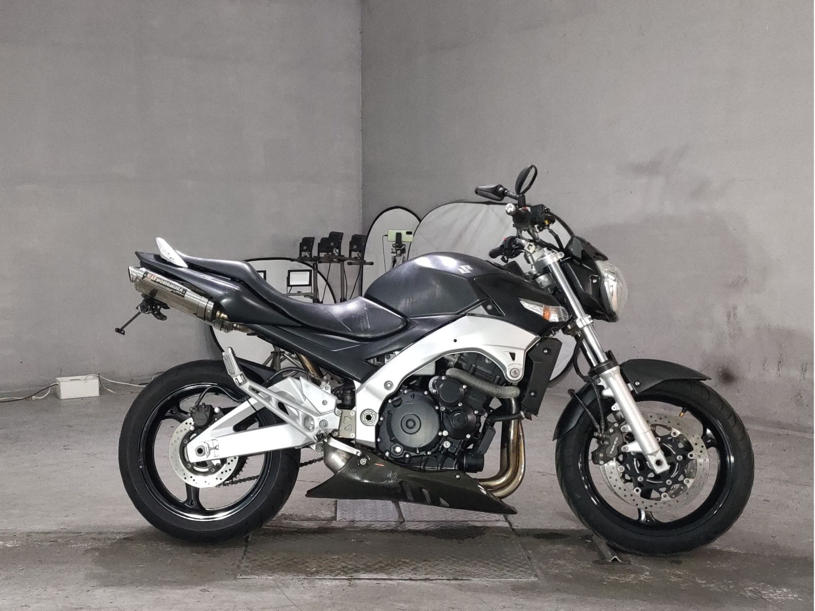 Suzuki GSR400