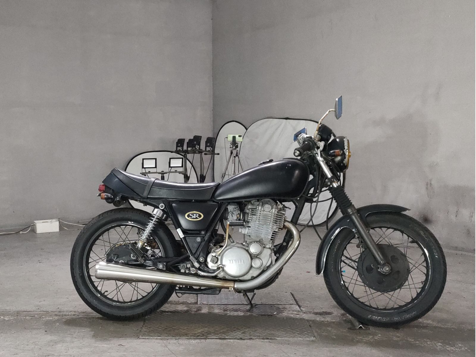 Yamaha SR400-1