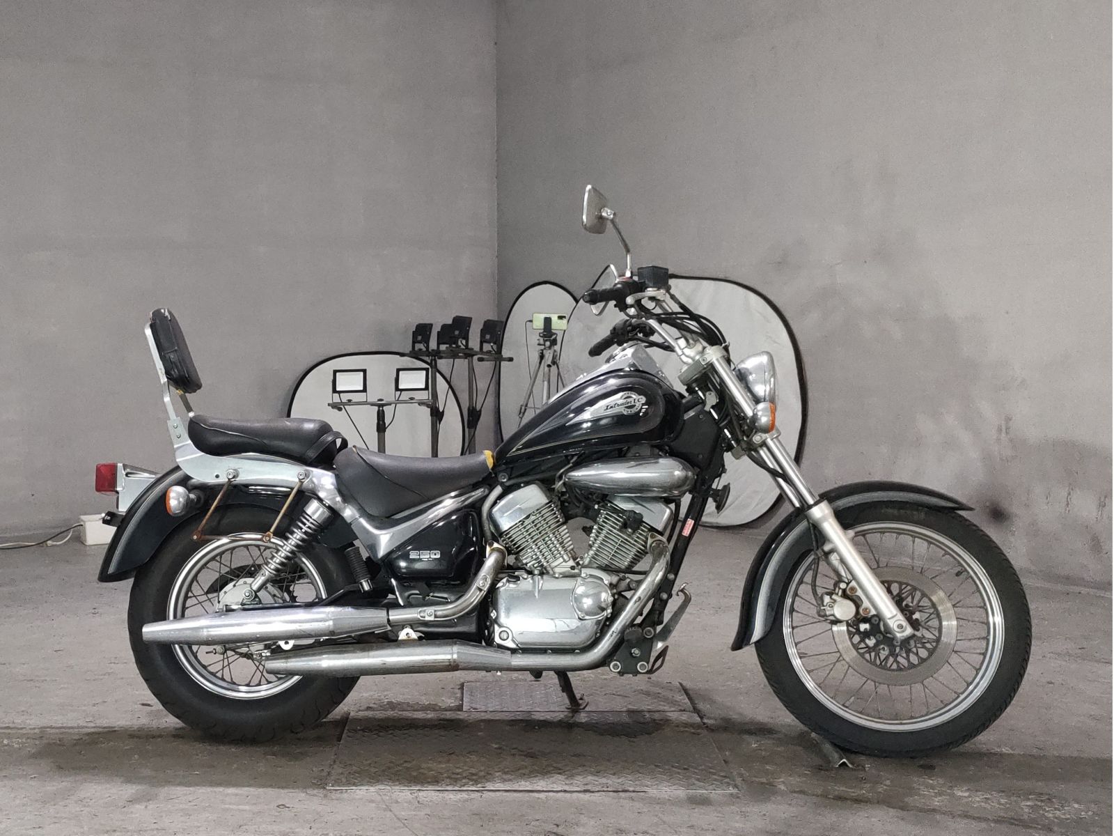 Suzuki INTRUDER 250