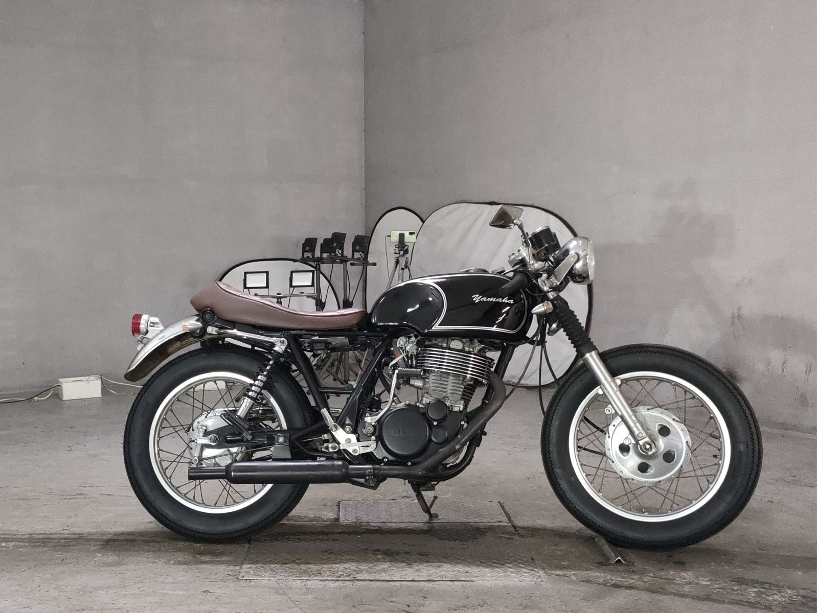 Yamaha SR400-1
