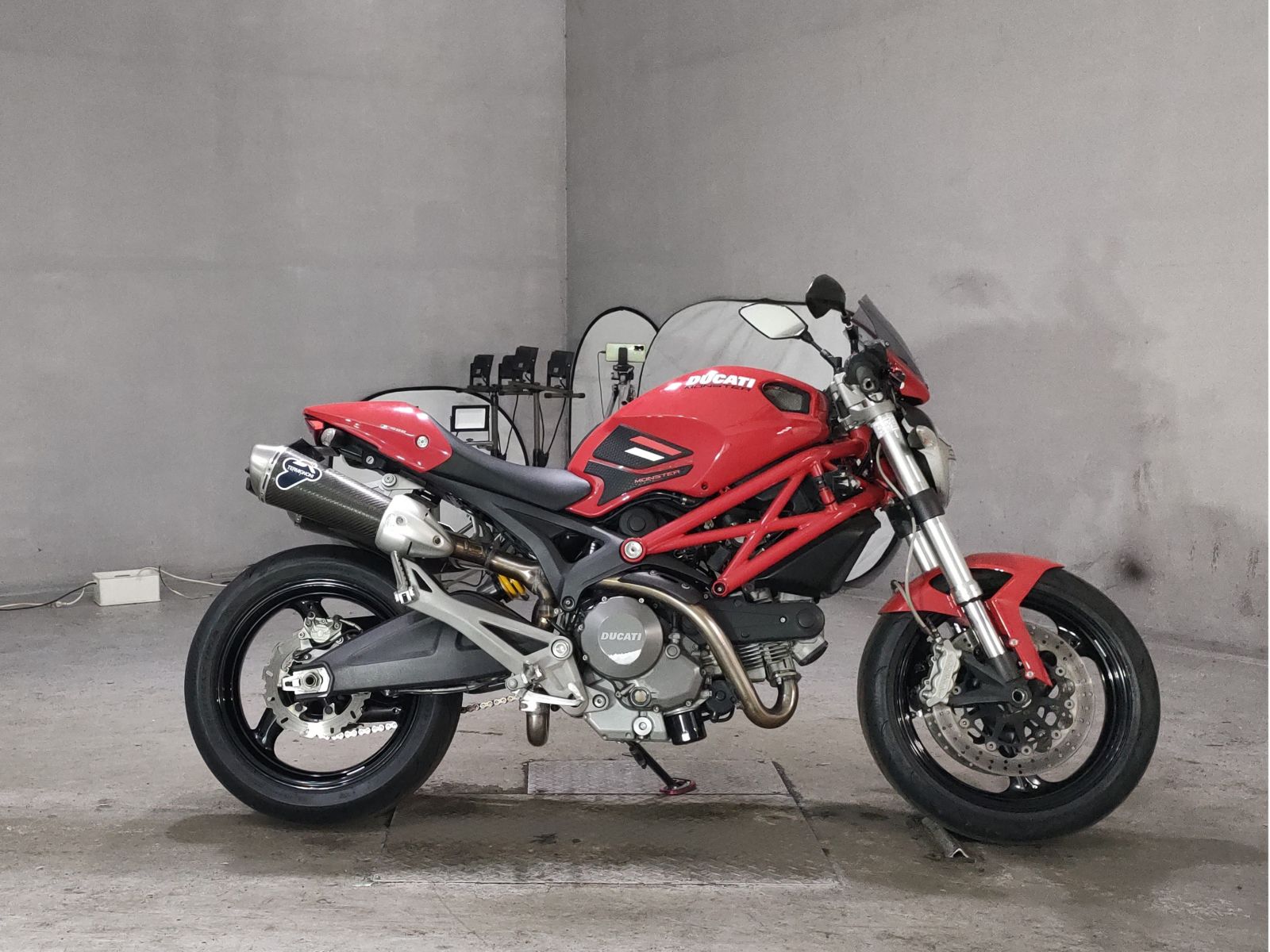 OTHER DUCATI MONSTAR 696
