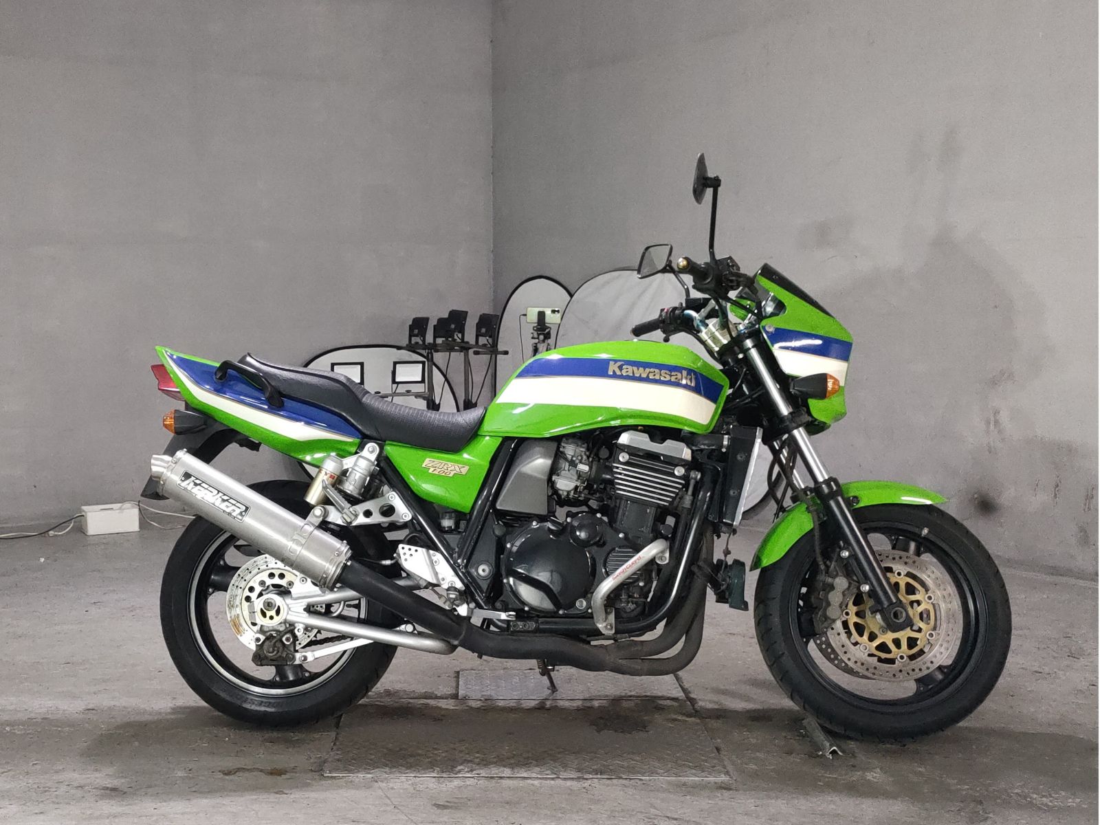Kawasaki ZRX1100