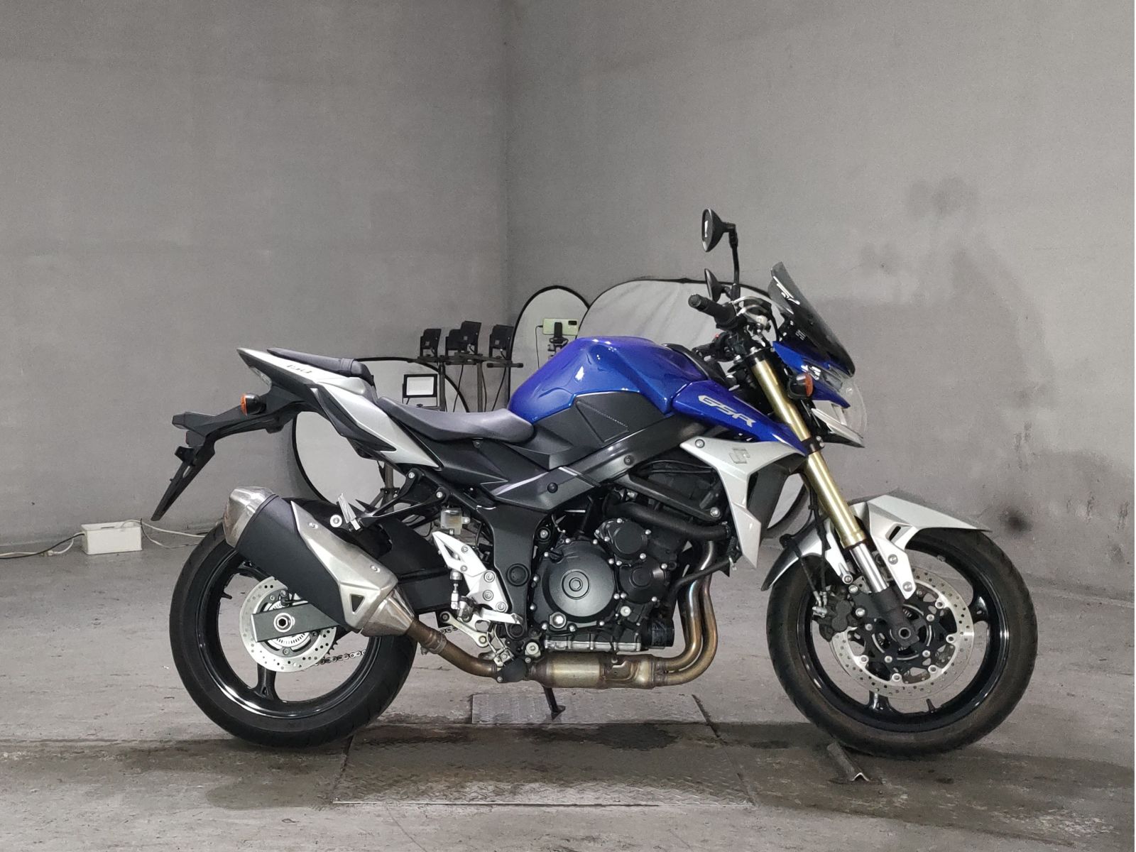 Suzuki GSR750