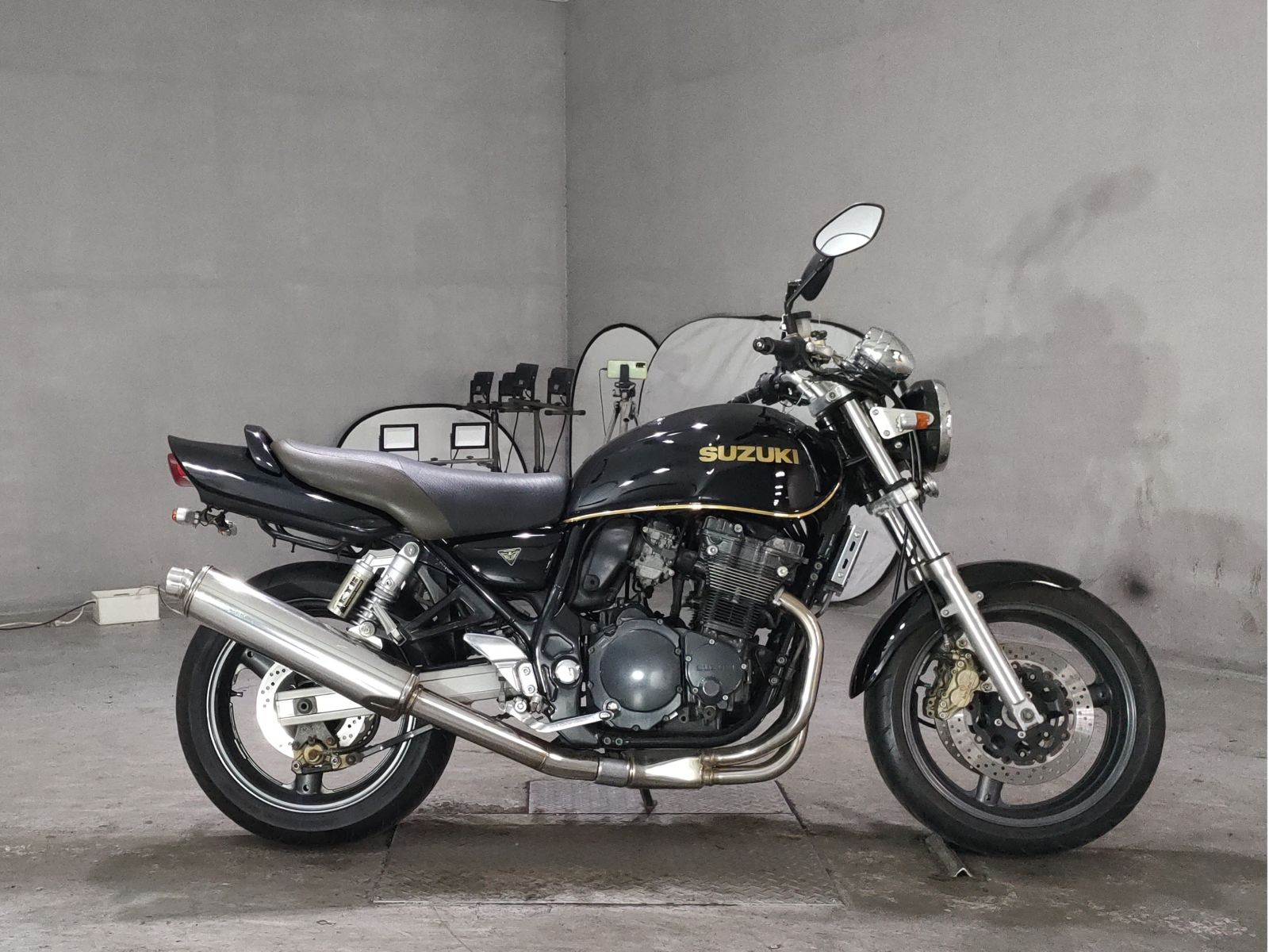 Suzuki INAZUMA 400