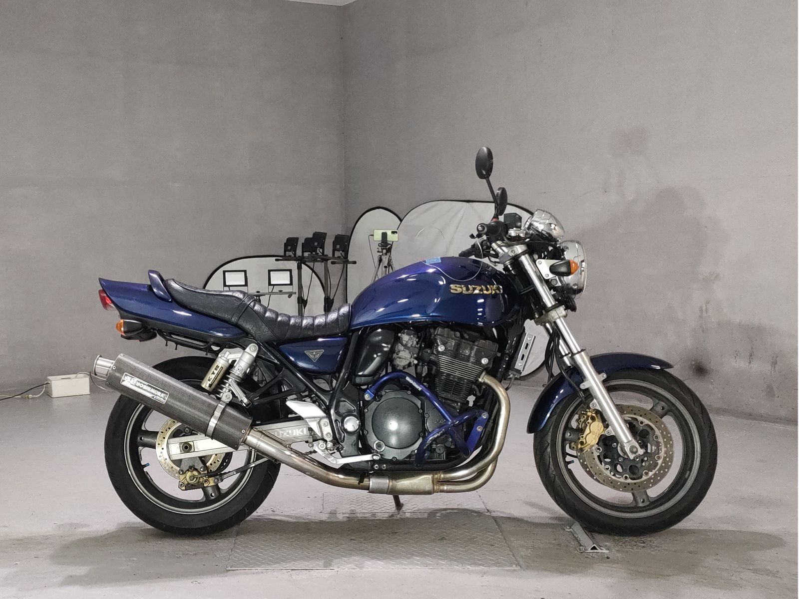 Suzuki INAZUMA 400
