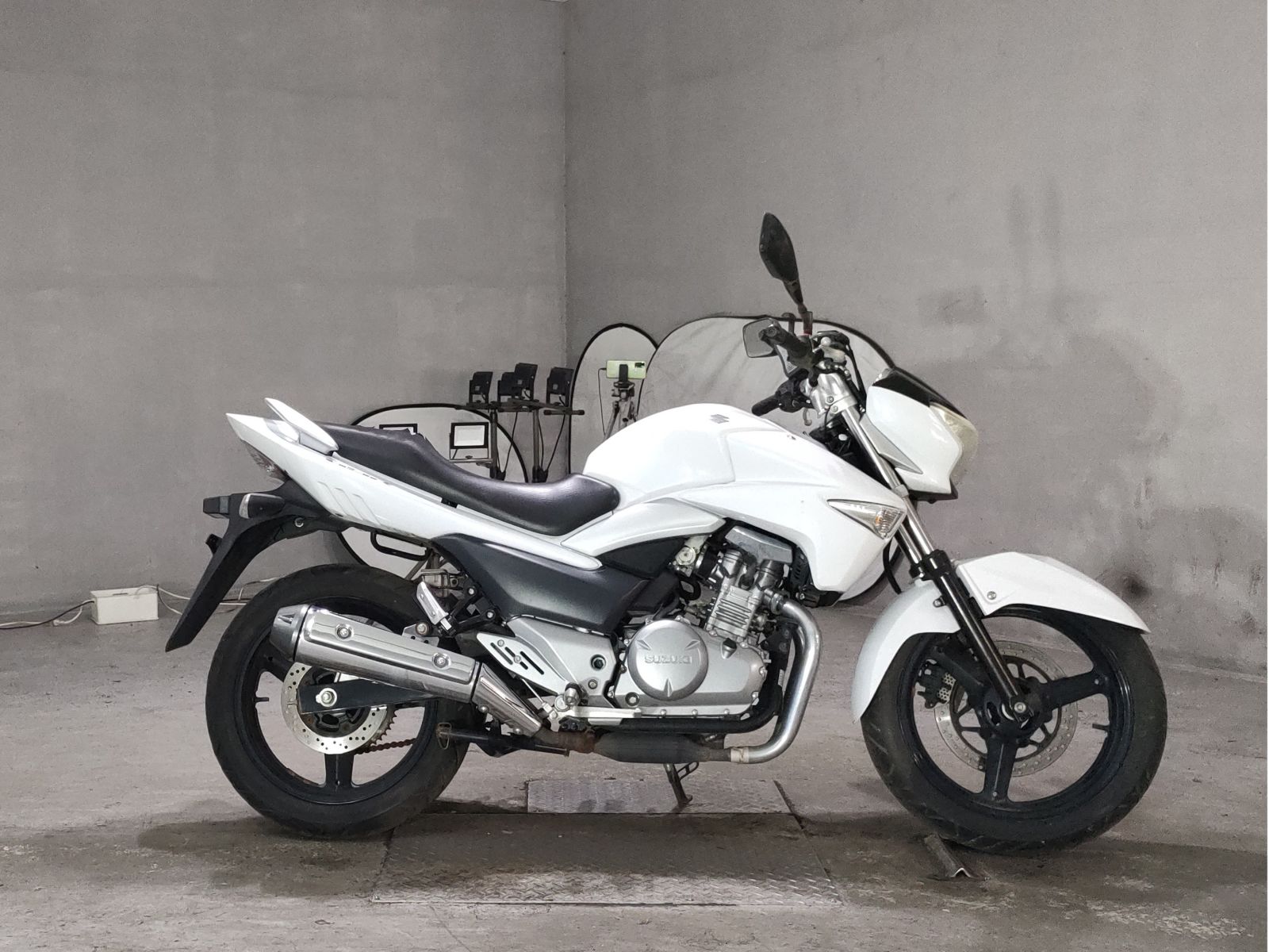 Suzuki GSR250