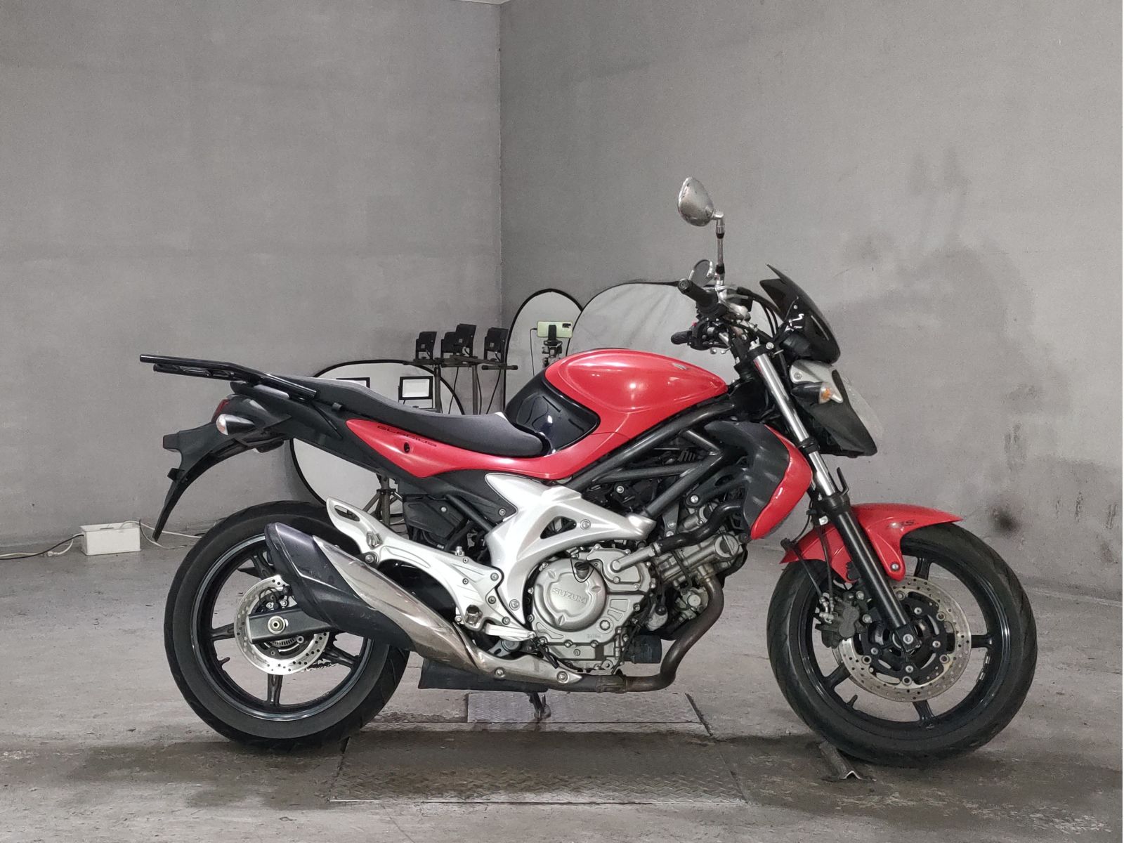 Suzuki GLADIUS400