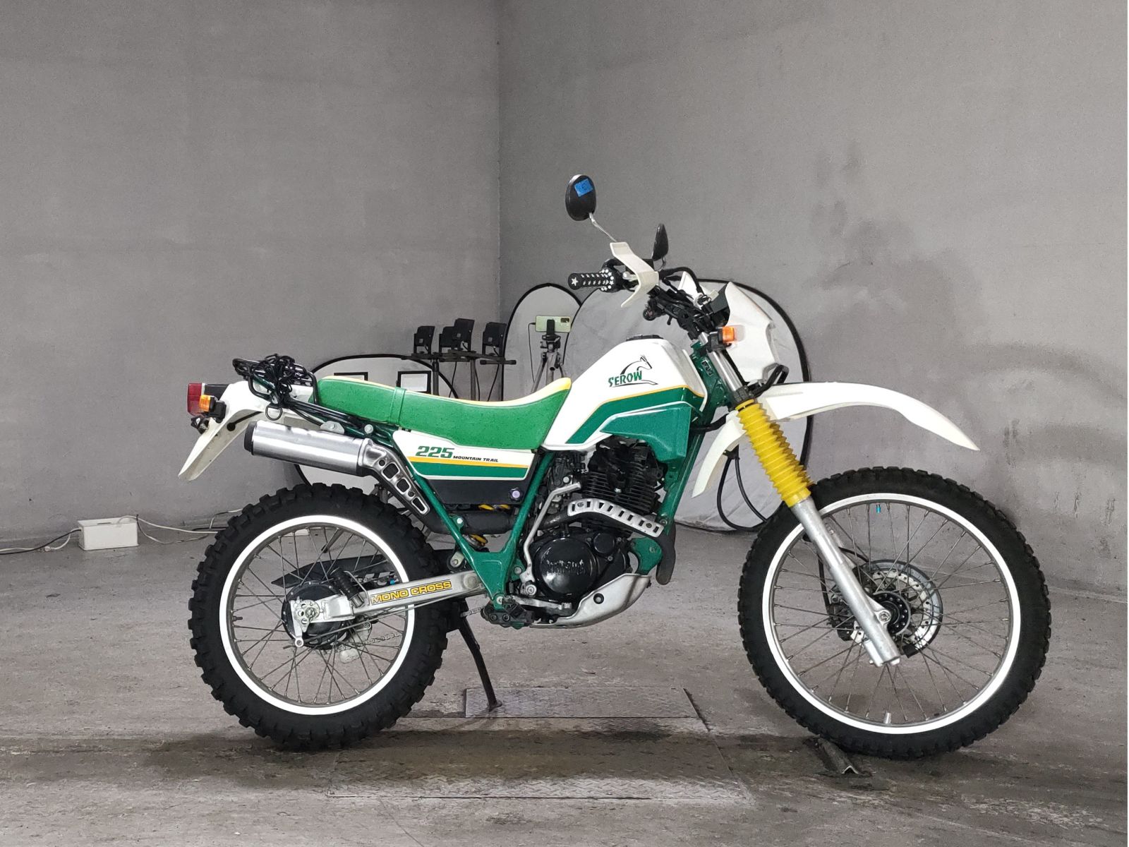 Yamaha SEROW 225