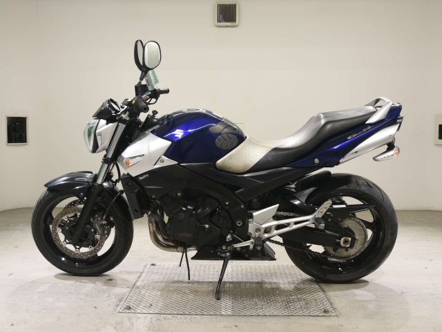 Suzuki GSR400