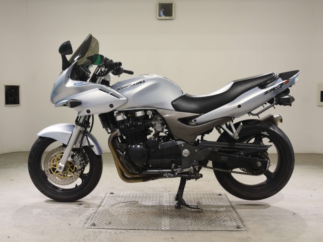 Kawasaki ZR-7S